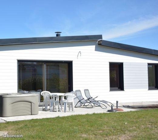 Maison Bord De Avec Jacuzzi Dom wakacyjny *